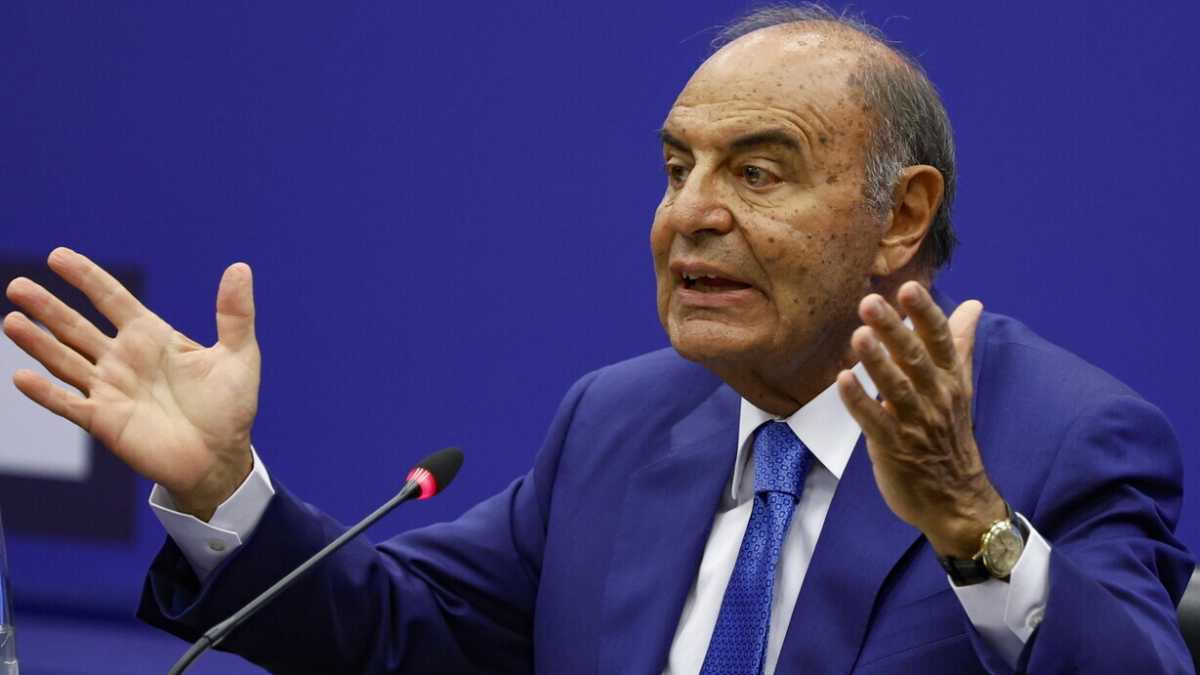 Immagine di Bruno Vespa bum bum: "Fazio, esperto in contratti"