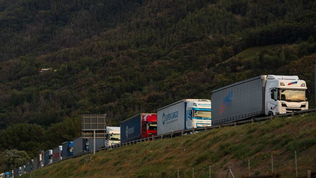 Immagine di L’Italia del no: con chi prendersela quando leggerete “traffico a rilento”