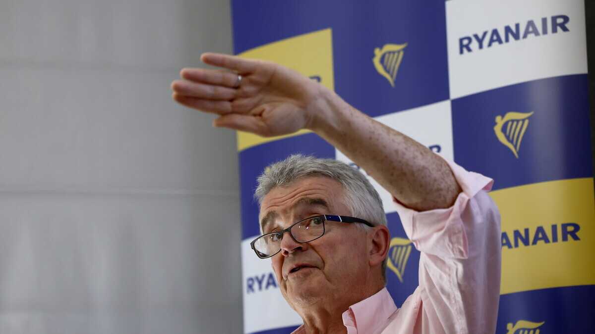 Immagine di Ha ragione Ryanair. La guerra alle low cost del ministro Urso non è a costo zero. E i risultati si vedono