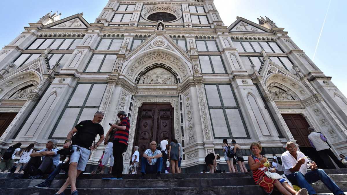 Immagine di Firenze, Venezia, la ressa dei turisti e il ricordo delle strade deserte in pandemia
