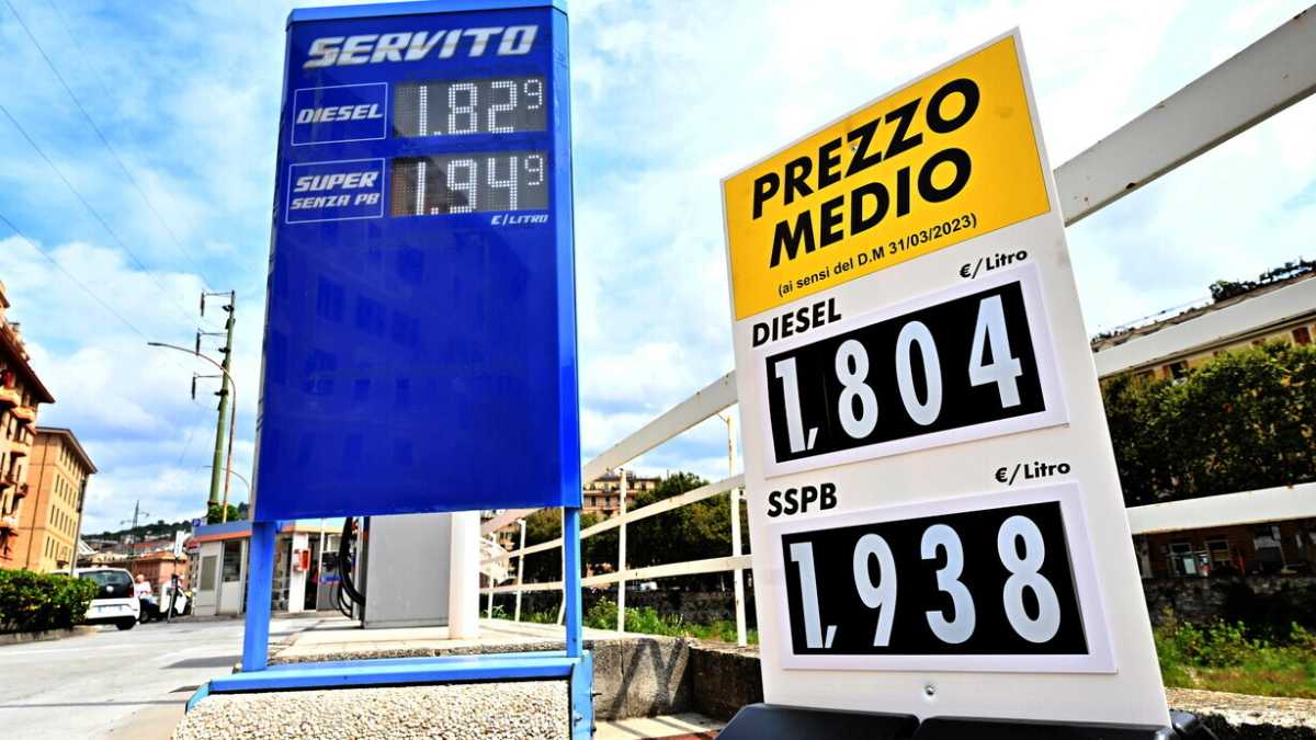 Immagine di I prezzi dei carburanti salgono ma l’accisa resta immobile