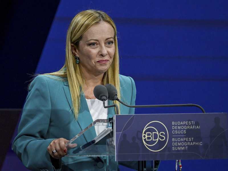 Meloni a Budapest coltiva il progetto di separare Orbán da Putin e guadagnare altri crediti