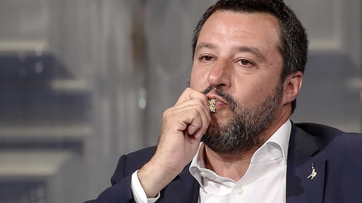 Immagine di Modesta prosposta per il crocifisso di Salvini