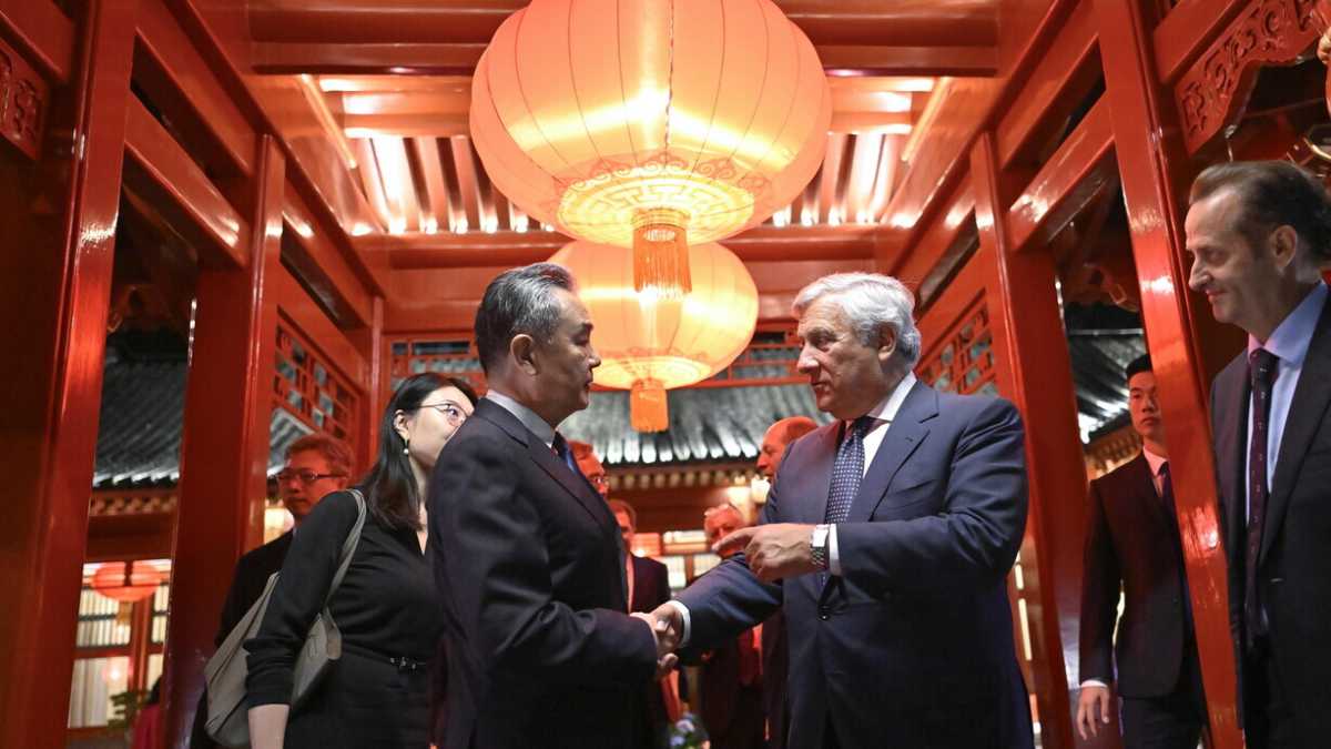 Immagine di Tajani inciampa sulla Via della seta, ma l'offensiva cinese a Roma prosegue dritta