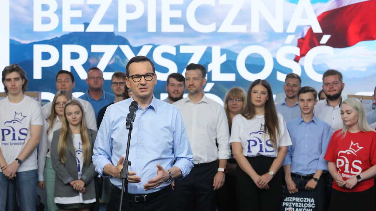 Immagine di Morawiecki sacrifica gli ucraini per qualche voto in più. Il danno effettivo di “prima la Polonia”