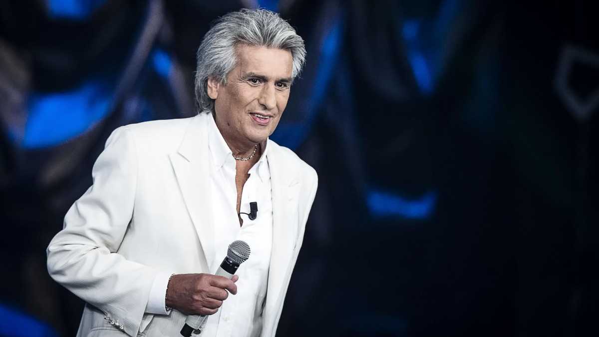 Immagine di La superiorità di Toto Cutugno sull'inno di Mameli