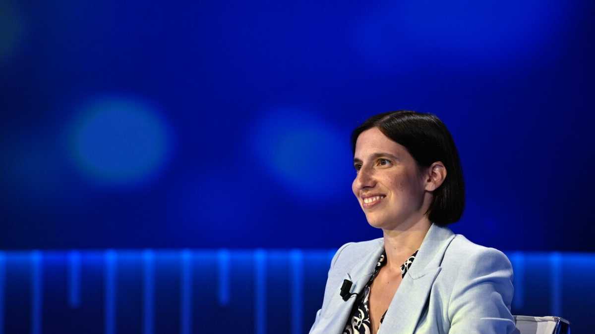 Immagine di Attutire le legnate alla signora Schlein, che non è certo l'unica a parlare difficile