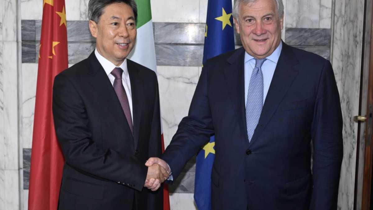 Immagine di La cricca di Xi corteggia il governo Meloni, che sta al gioco