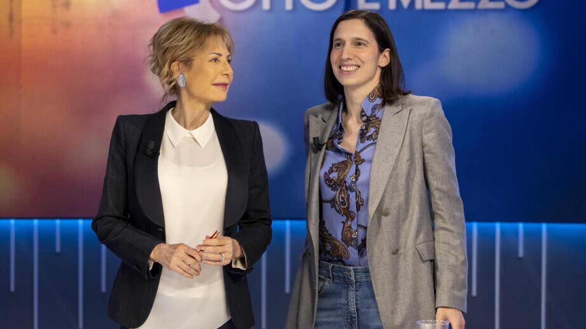 Immagine di Giornalisti e presentatori contro Schlein? La prova che i girotondi non finiscono mai