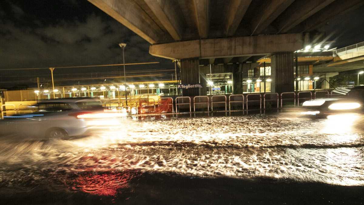 Immagine di Viale Palmiro Togliatti, dove ogni notte è apocalisse