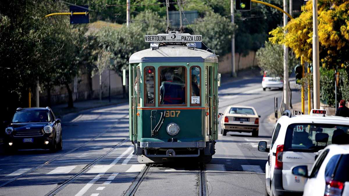 Immagine di Tra i romani circola una domanda: “Ma al Messaggero cosa gli hanno fatto i tram?”