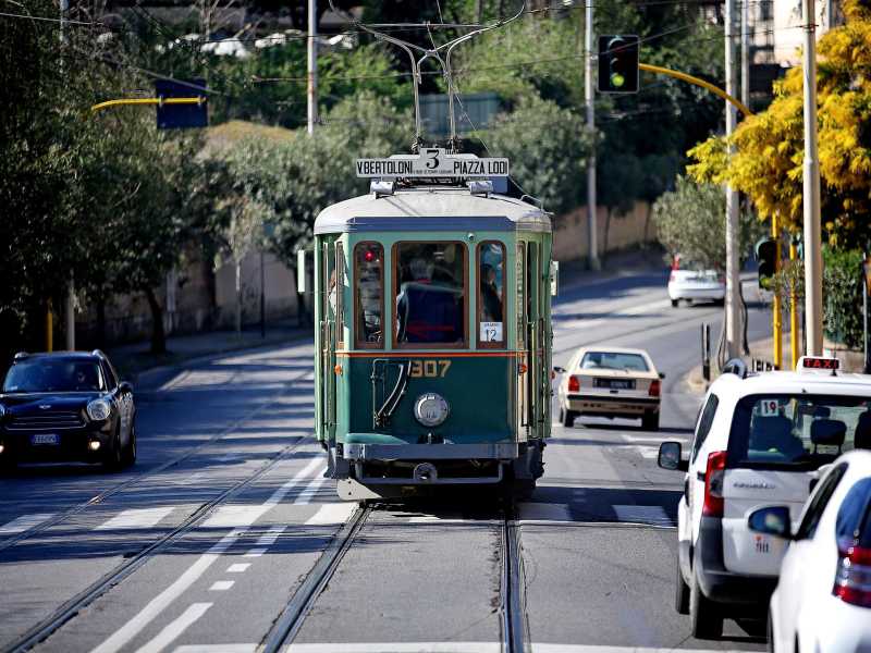 Tra i romani circola una domanda: “Ma al Messaggero cosa gli hanno fatto i tram?”