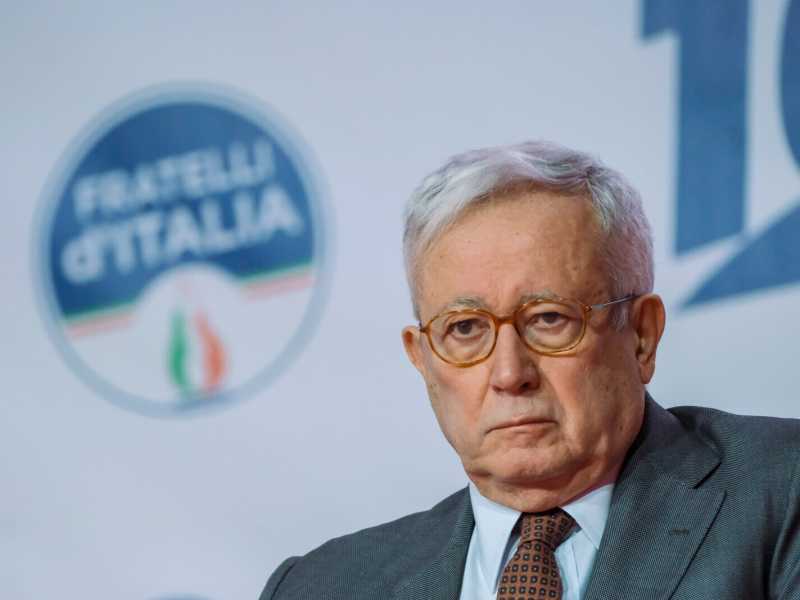 Tremonti anti complottista, ma solo quando al governo non c’è lui