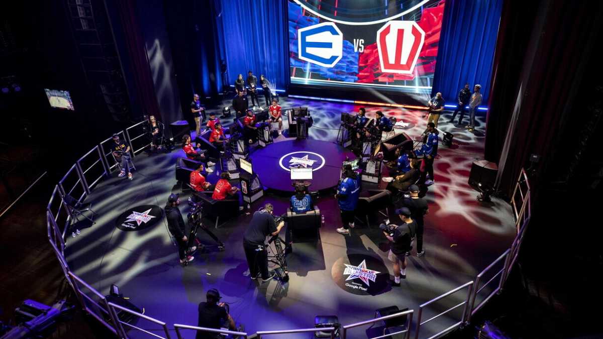 Immagine di Pixel e sudore. L'ascesa degli eSport
