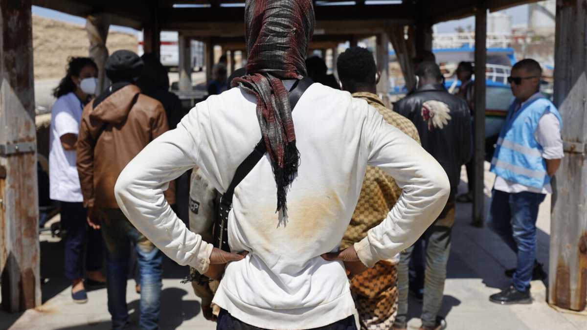 Immagine di I migranti che servono alle imprese in cerca di lavoratori sono già in Italia