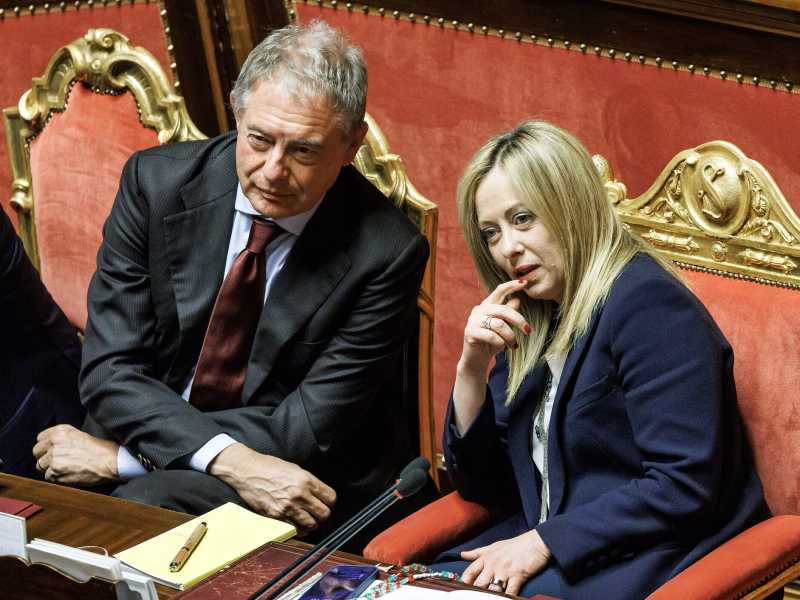 Il decreto Energia boccia l’azione di Meloni e Urso contro il caro carburanti