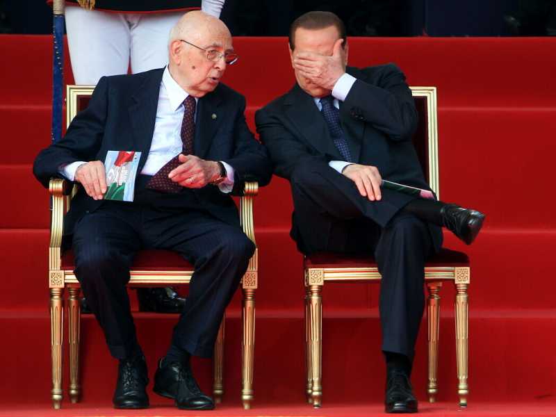 Fori Imperiali, Napolitano e Berlusconi alla parata militare per la Festa della Repubblica del 2010 (LaPresse) <br />