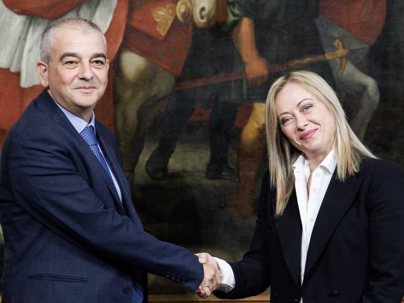Perché le follie bancarie di Meloni vanno oltre gli extraprofitti