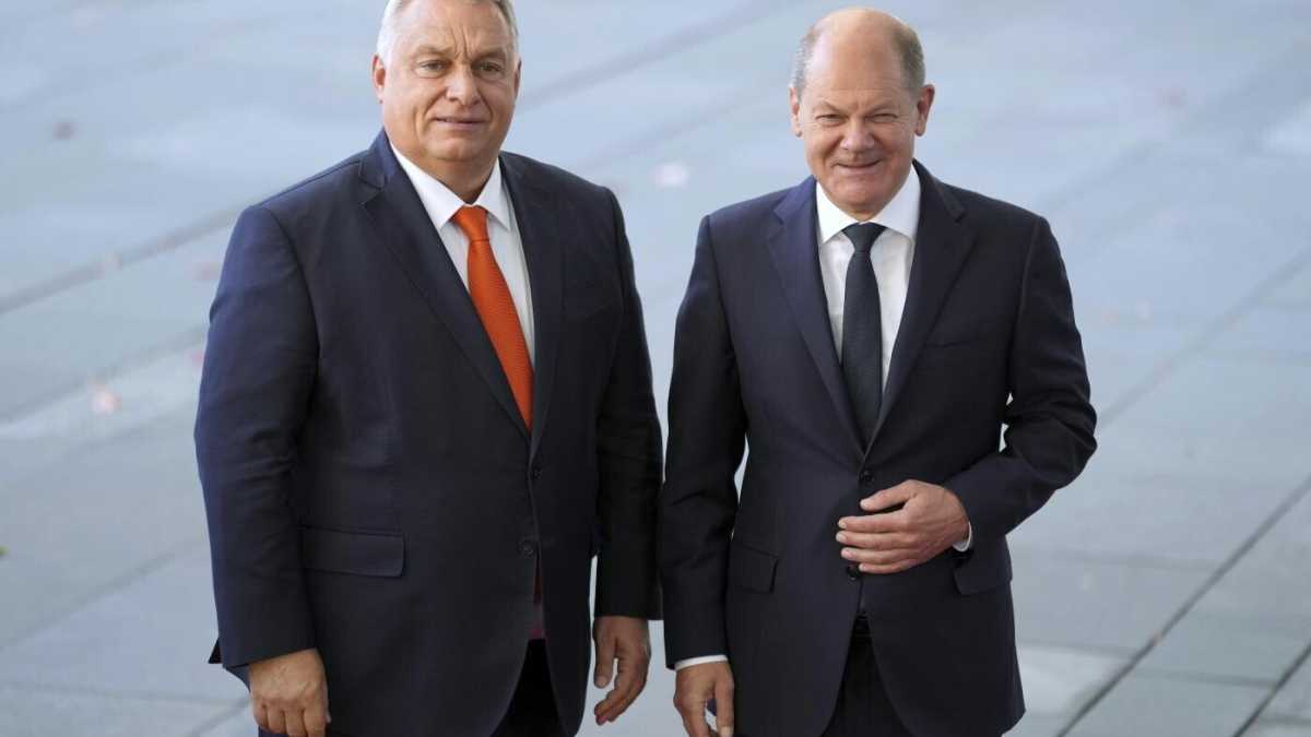 Immagine di Il governo si rassegni: anche sui migranti, Olaf Scholz ci aiuta più di Viktor Orbán