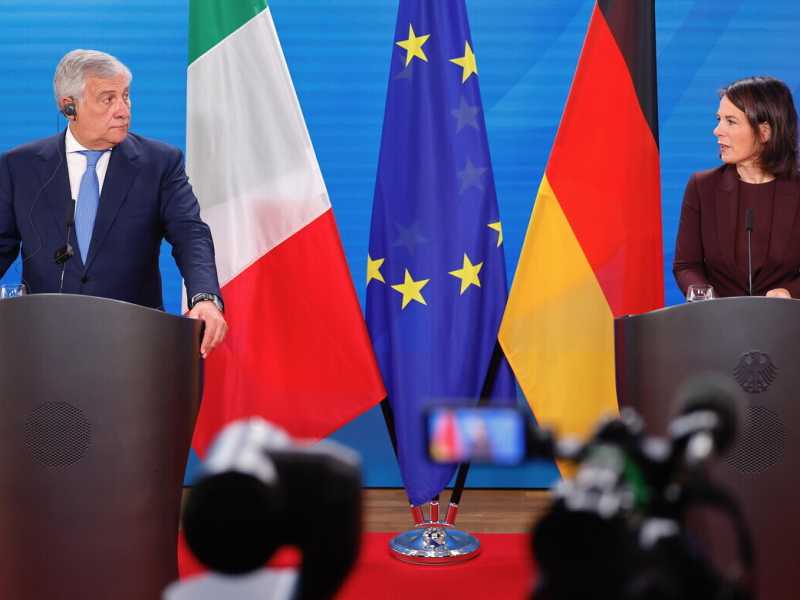 Prove di pace a Berlino. Tajani vede Baerbock: "Serve una proposta comune"