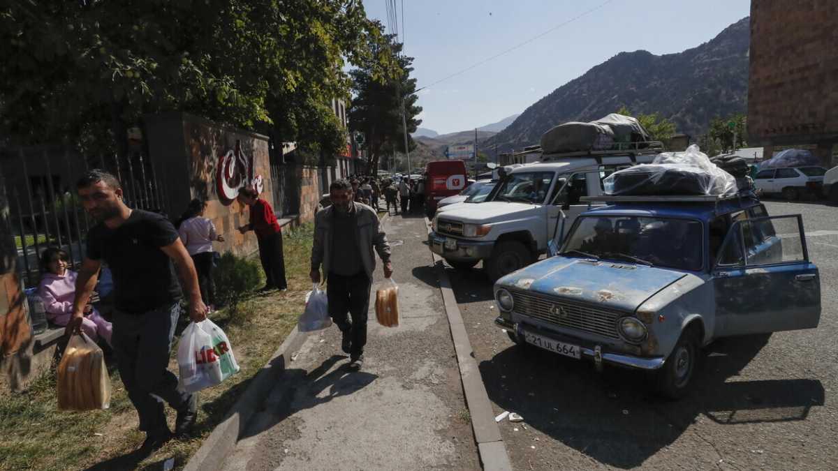 Immagine di L’ambasciatore Balayan racconta cosa temono gli armeni costretti a lasciare il Nagorno Karabakh