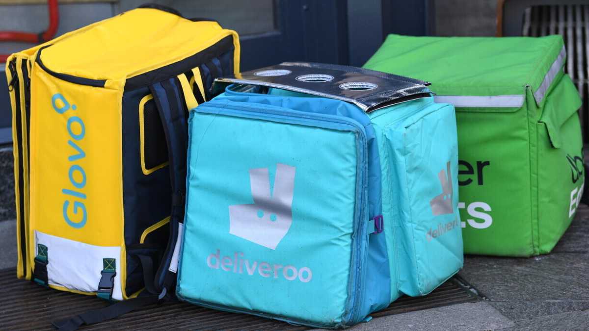 Immagine di L'eterno ritorno dei riders: Uber Eats dovrà revocare quattromila licenziamenti