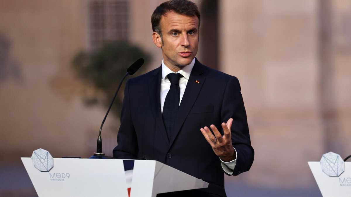 Immagine di Extra profitti. La confusa tassa di Macron su autostrade e aeroporti