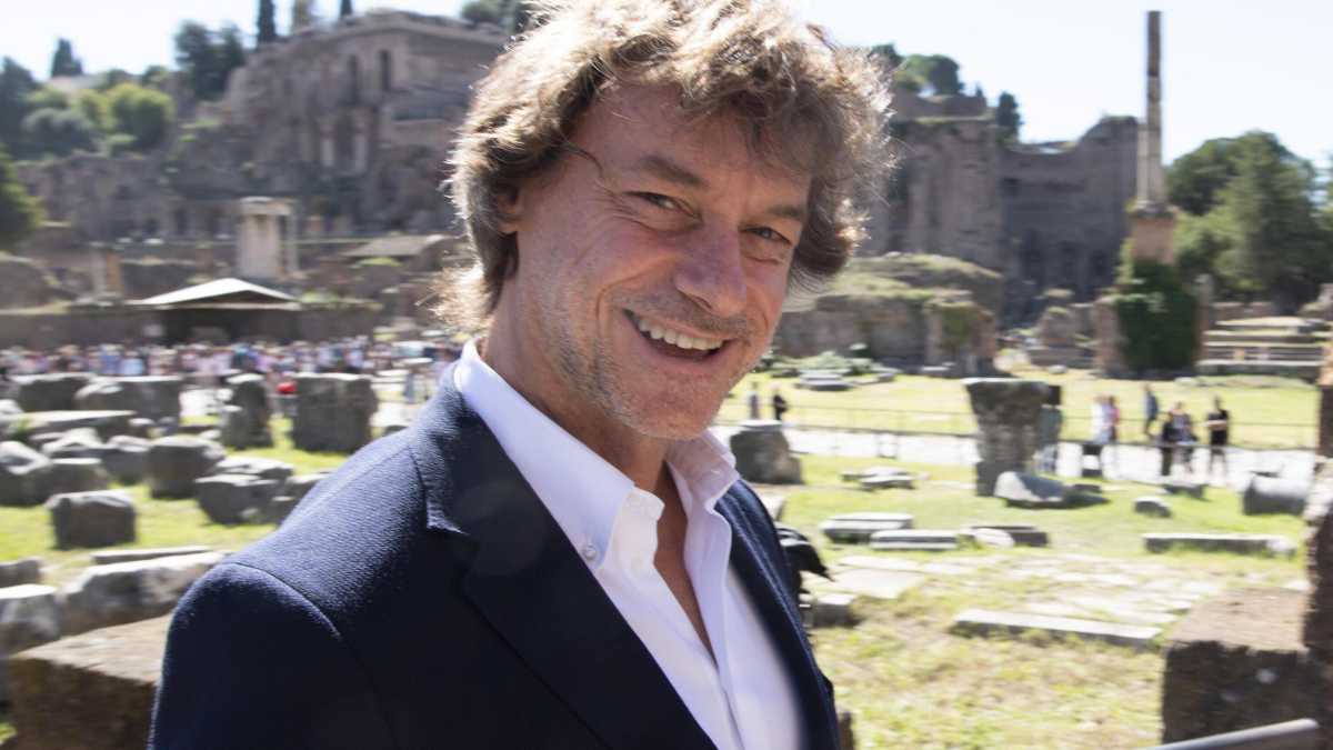 Immagine di Alberto Angela sull'amore omosessuale nell'Antica Roma è disservizio pubblico