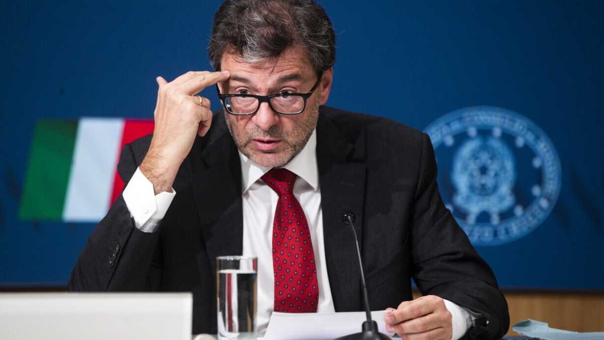 Immagine di Così Giorgetti ha trasformato la Nadef nel “caro diario” delle frustrazioni di governo
