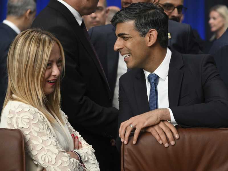 In Spagna si terranno due vertici dei leader europei e in agenda i migranti declassano l’Ucraina