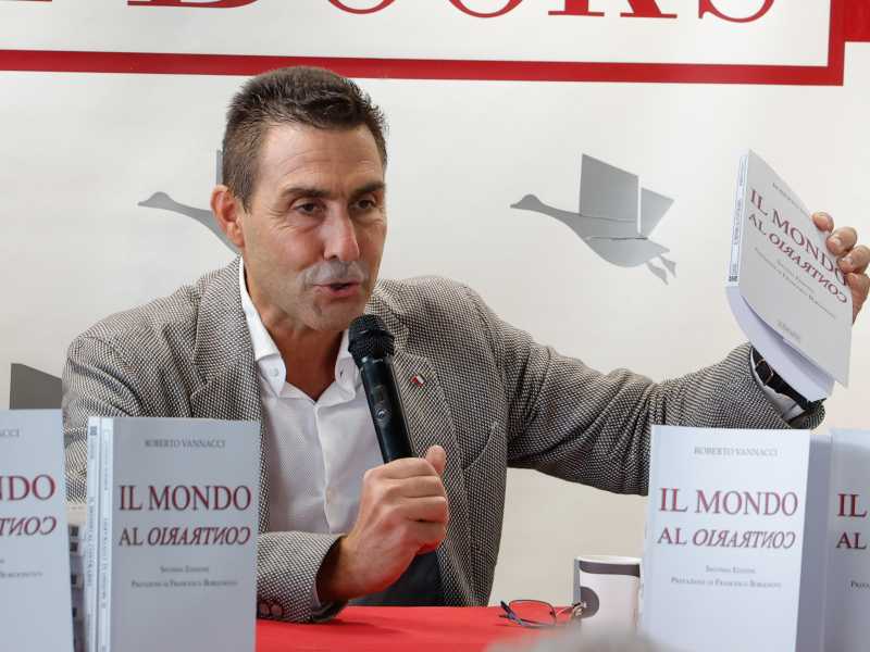 Roberto Vannacci (Ansa)