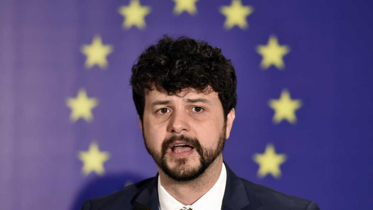 Immagine di Alleati “unfit” anche per il Pse. Parla Brando Benifei, capodelegazione dem a Strasburgo