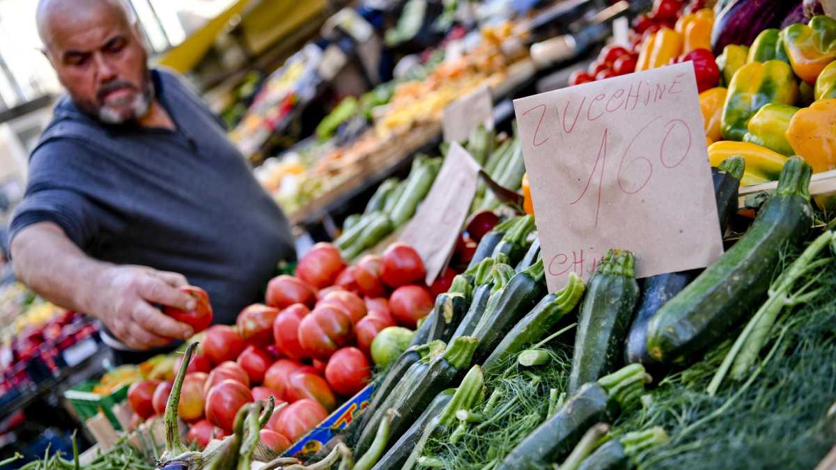 Immagine di Pure la Nadef smentisce Lollobrigida: l'inflazione peggiora la qualità del cibo