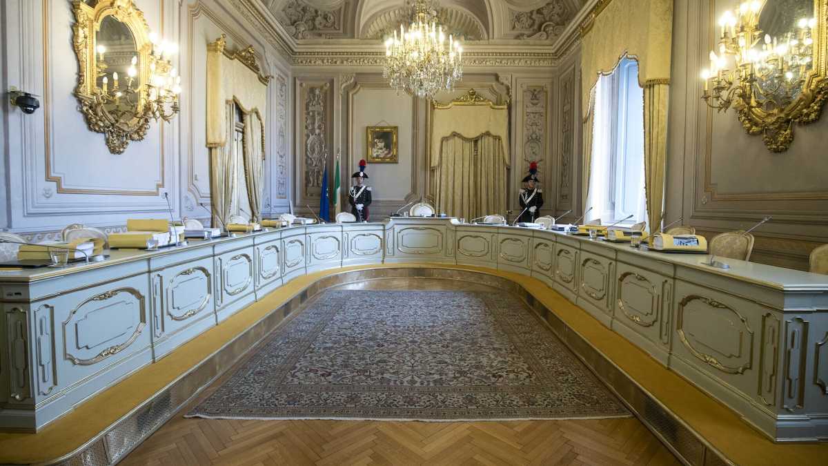 Immagine di La rumba della Consulta. Meloni tifa il suo consigliere Marini. In corsa anche Sandulli