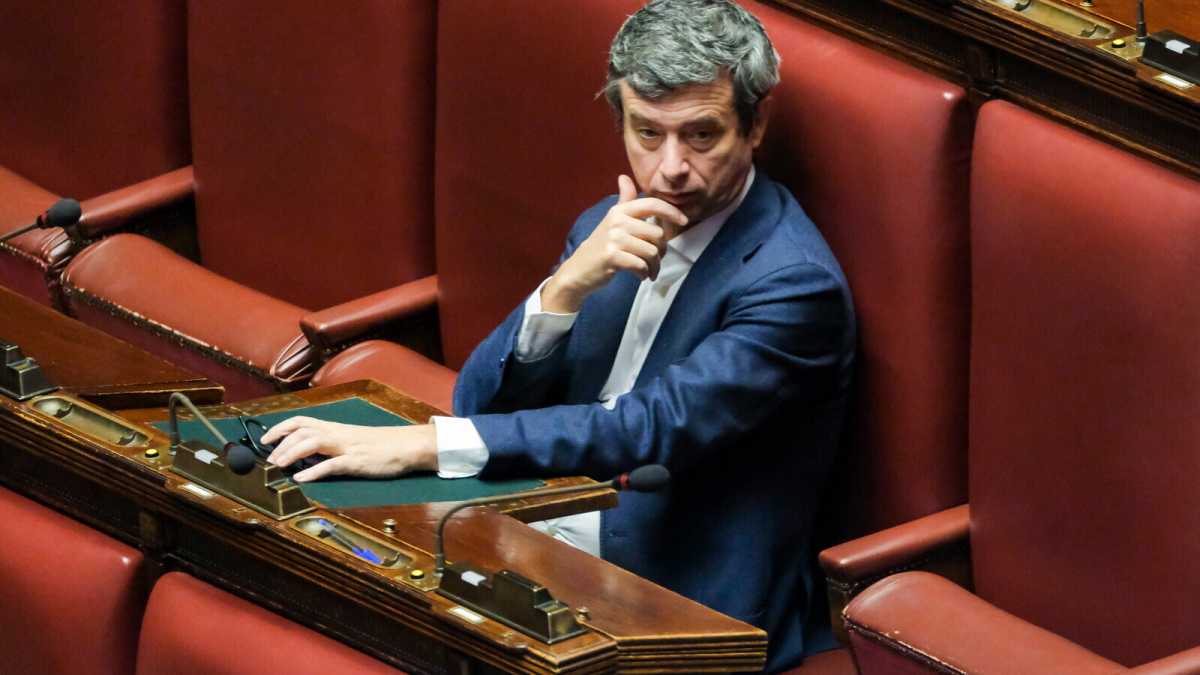 Immagine di "Su Stellantis Calenda ha ragione. I silenzi del gruppo Gedi? Valutino i lettori...". Parla Orlando