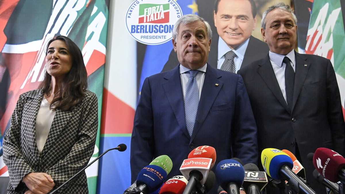 Immagine di Forza Italia aderisce alla fiaccolata del Foglio per Israele: "Doveroso esserci"