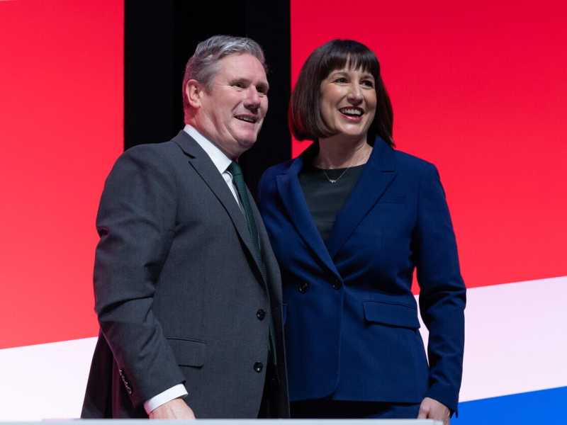 Prima di ogni riforma, Starmer ha estirpato l’antisemitismo dal Labour. I passi di oggi