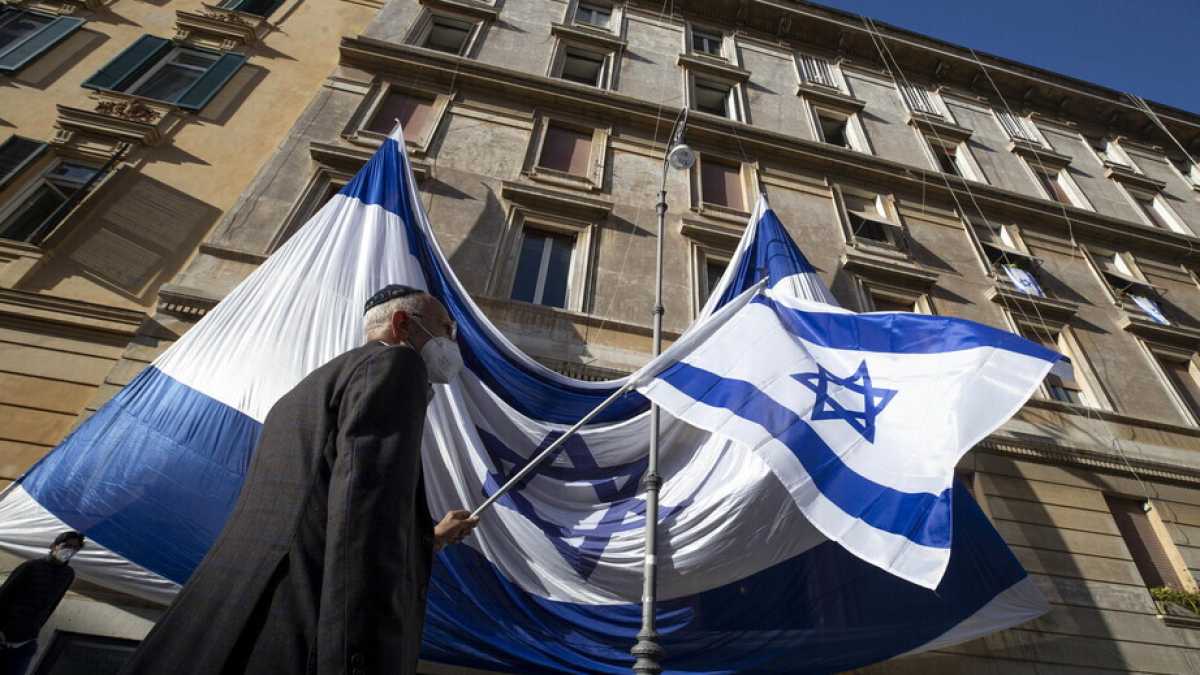 Immagine di Il miracolo del popolo ebraico è essere sopravvissuto, celebrando la vita