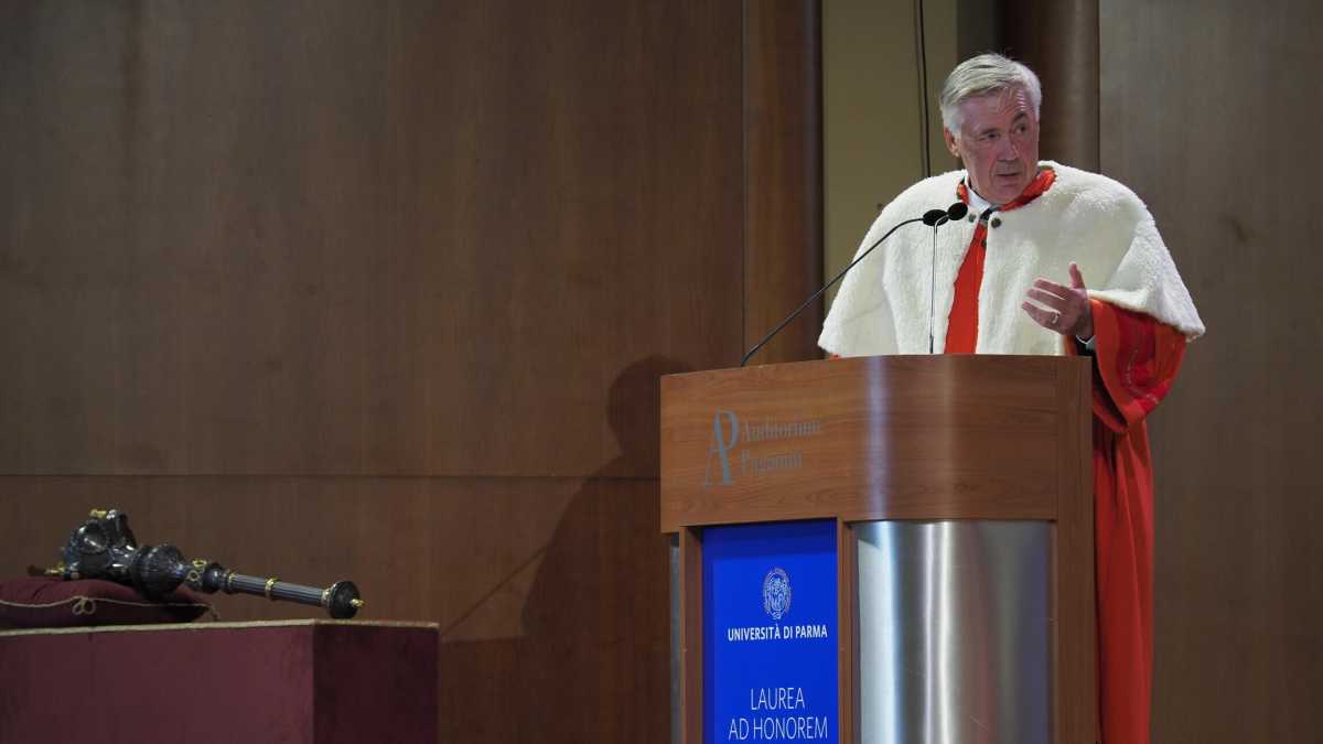 Immagine di Tutti i successi ottenuti da Ancelotti dimostrano l'inutilità della laurea