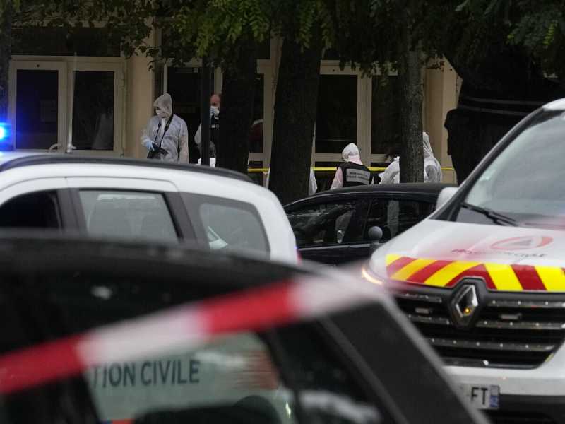 Un altro professore in Francia ucciso al grido di “Allahu Akbar”. La scuola nel mirino