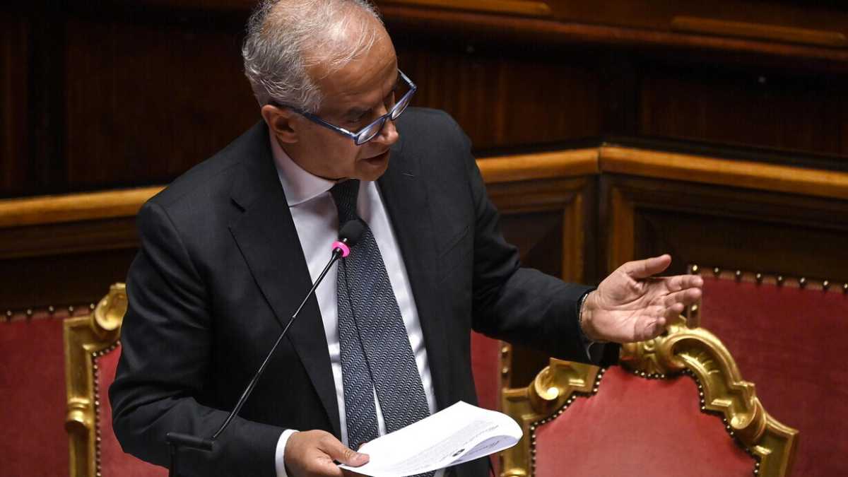 Immagine di Piantedosi sul rischio inflitrazioni terroristiche: "Rafforzati i controlli sui migranti. L'Ue finanzi i Cpr"