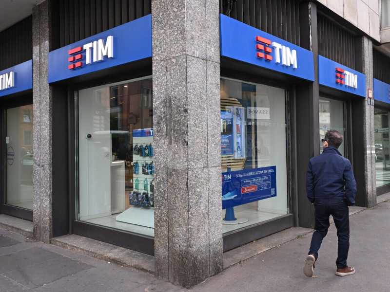 Tim-Kkr, gran pasticcio in Borsa