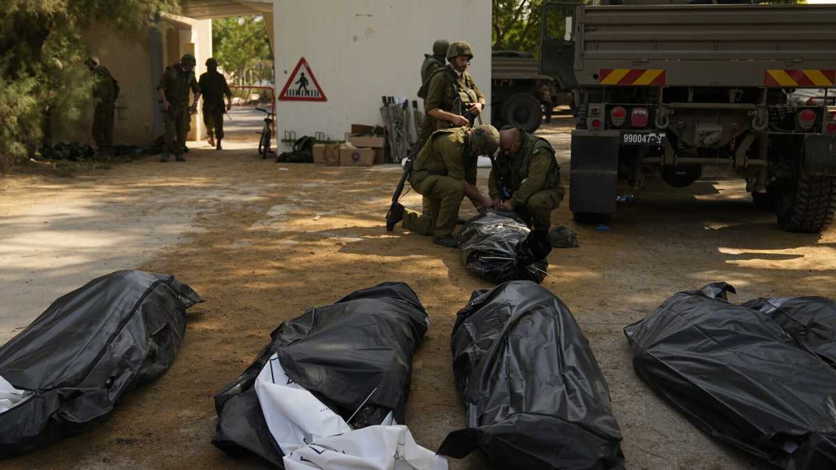 Immagine di Israele promette di riportare a casa ogni figlio. Tra i sacchi neri del centro di Medicina forense