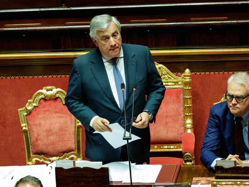 Tajani: "Le barbarie di Hamas non siano pagate dai civili". Venerdì il viaggio a Tunisi