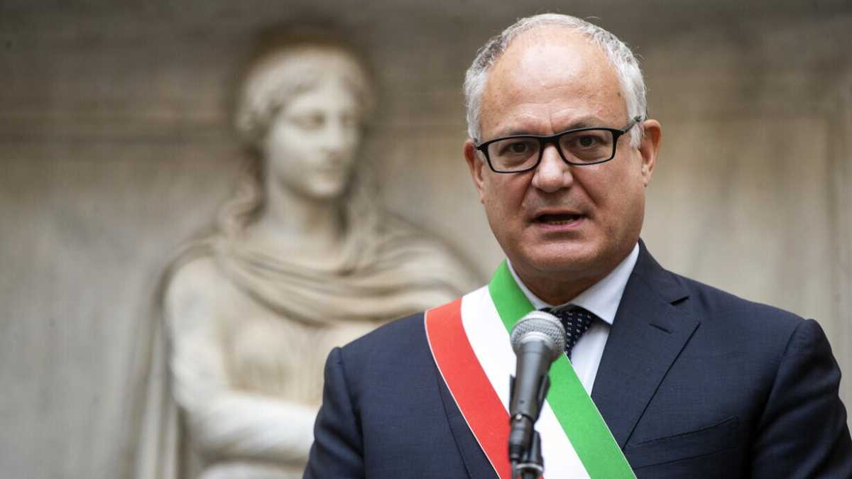 Immagine di Abbiamo scovato Gualtieri: stava alla presentazione del libro di Roncone. Egli esiste!