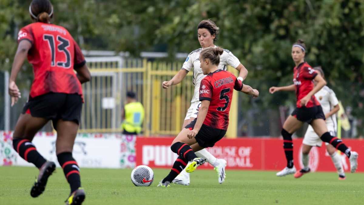 Immagine di Il calcio femminile non lo vuole trasmettere nessuno
