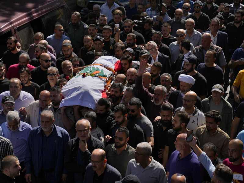 Il Libano è un paese stremato che teme di finire in guerra trascinato da Hezbollah