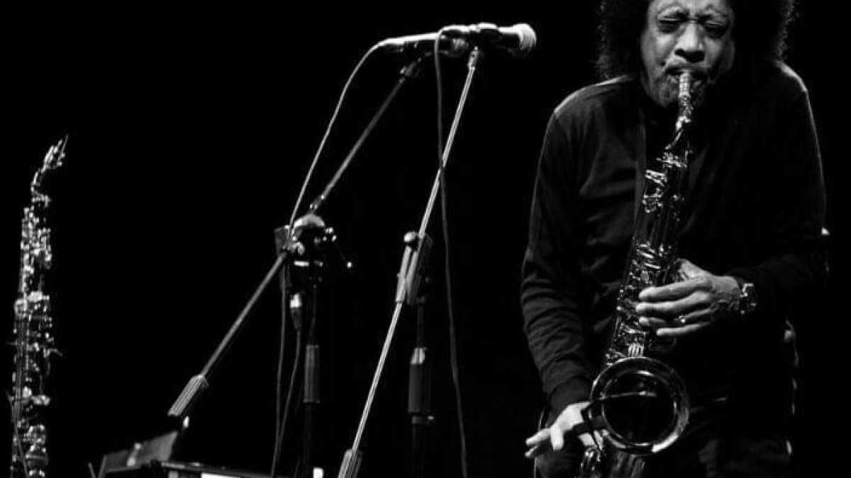 Immagine di James Senese: “Non canto più d’amore in un mondo allo sballo”