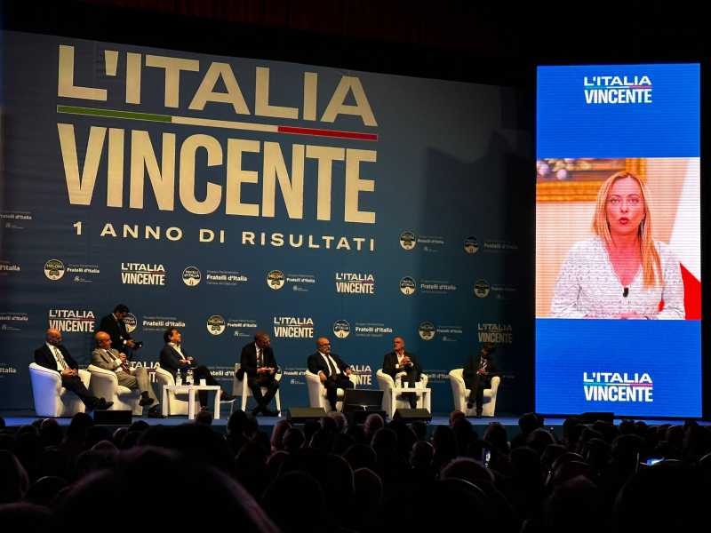 Meloni dà forfait all’evento di FdI e manda un video: “Sono un essere umano, contro di noi meschinità mai viste”