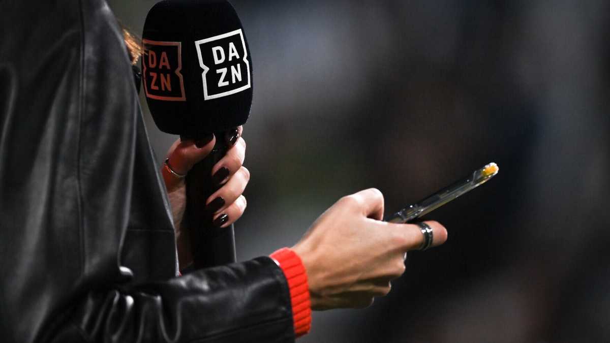Immagine di Il calcio dice sì a Dazn e Sky ma ipoteca il suo futuro